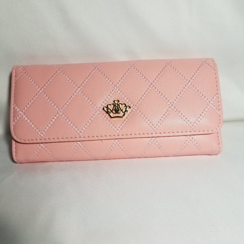 Woman pursued never being used. No tag